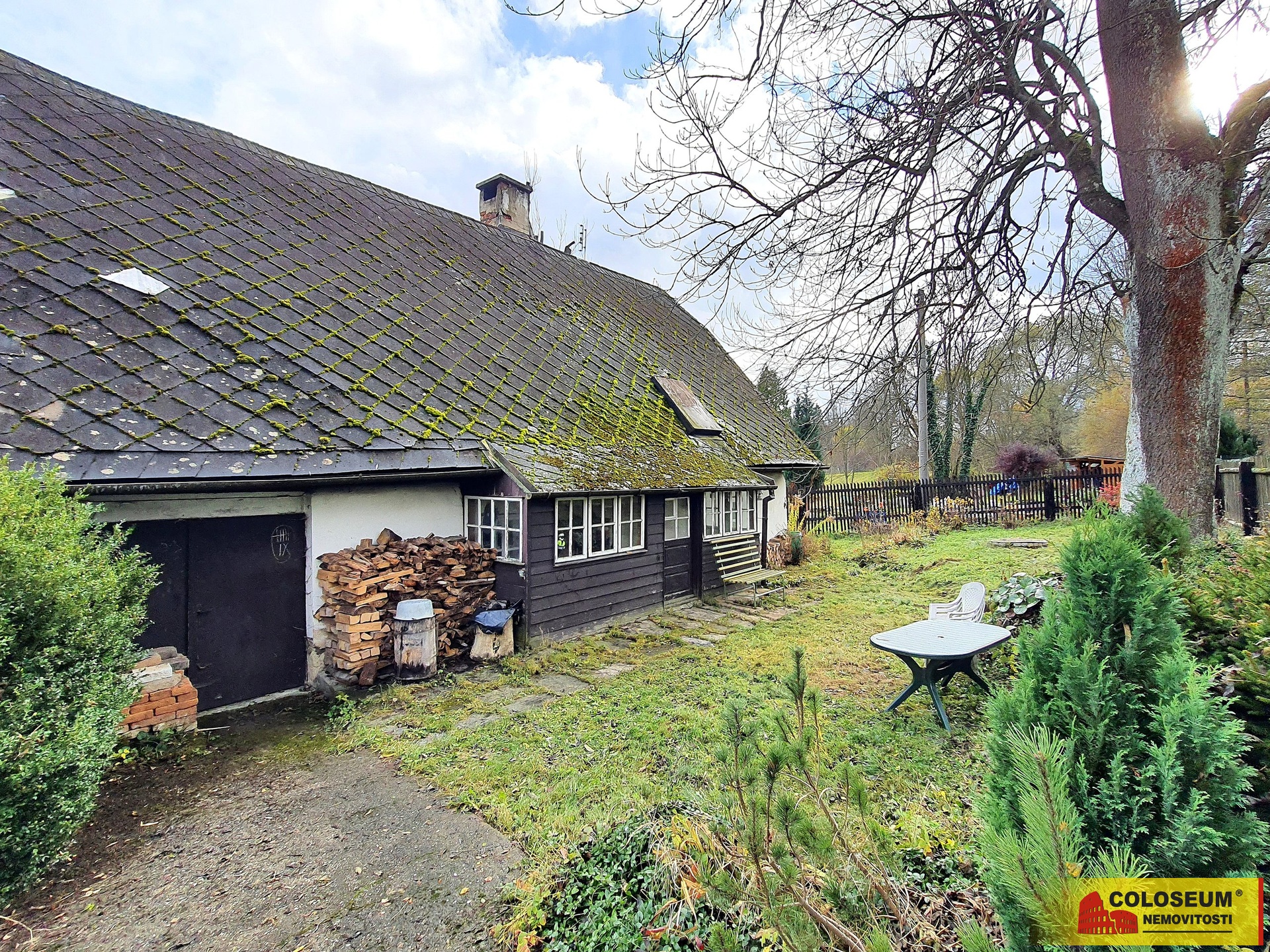 Garáž - Moravský beroun - Ondrášov - prodej rodinného domu