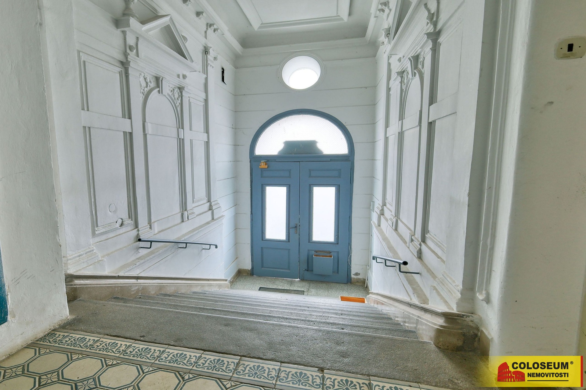 Hlavní vchod do domu – Znojmo – prodej bytu