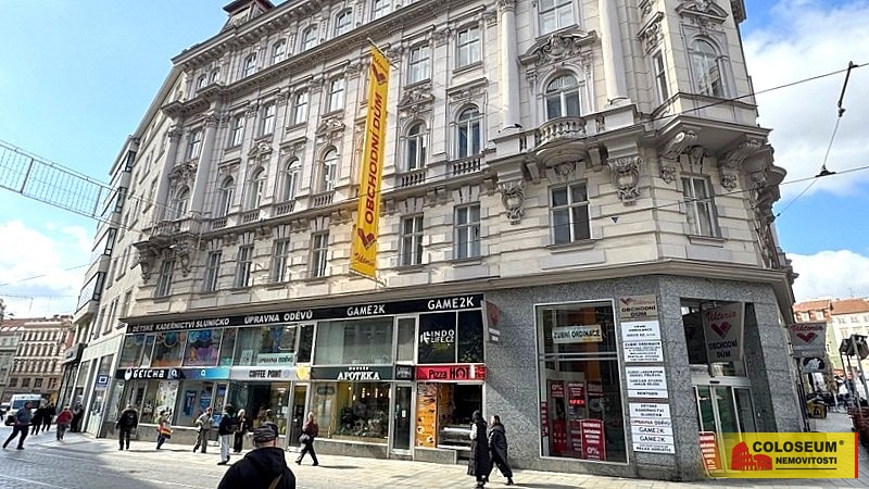 Pohled na dům – Brno – město – pronájem obchodního prostoru