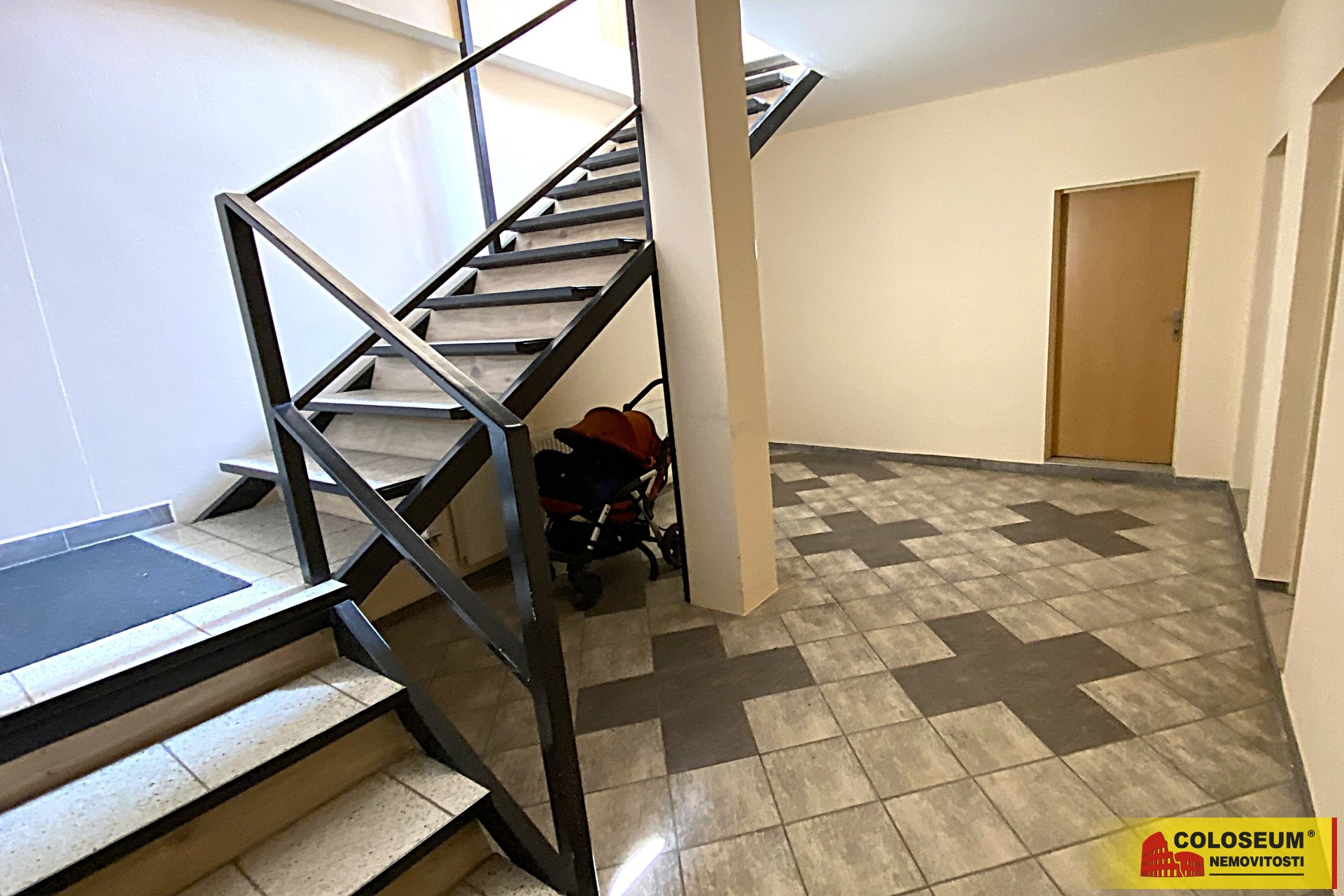 Schodiště - Hodonín - pronájem bytu 2+1