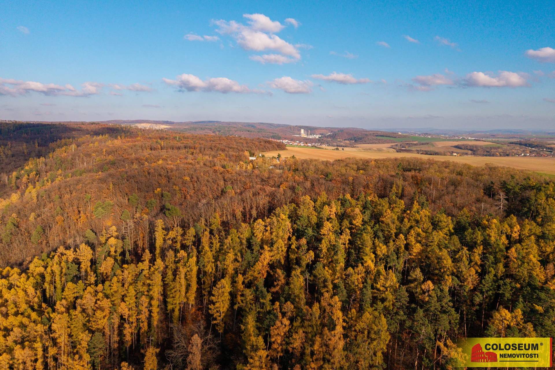 Pohled z dronu – Brno – prodej louky