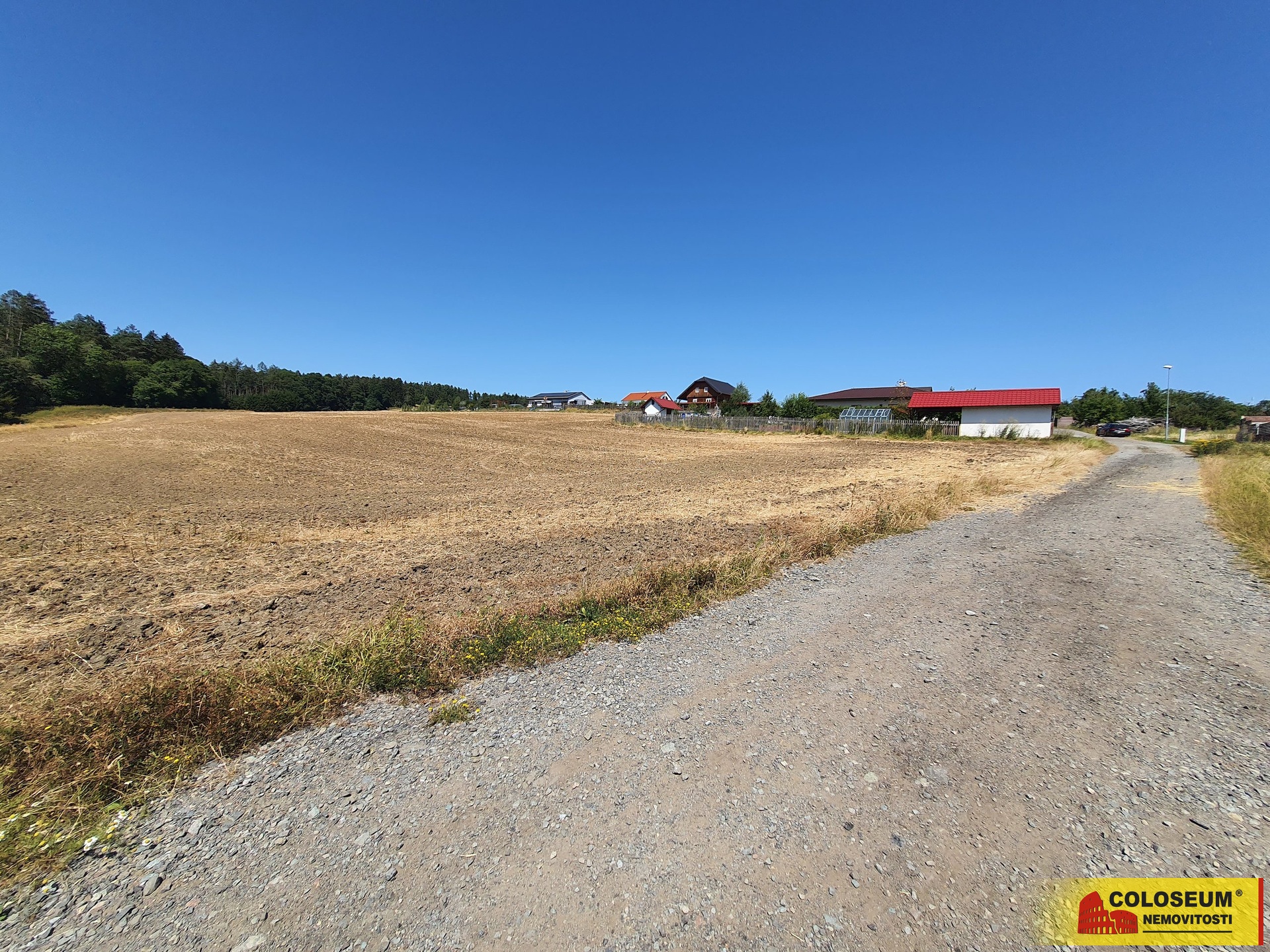 Klidná část obce k bydlení - Štěchov - prodej poze