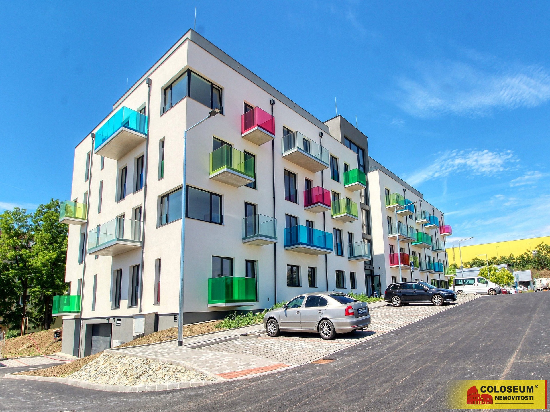 Pohled z ulice - Znojmo - pronájem novostavby bytu