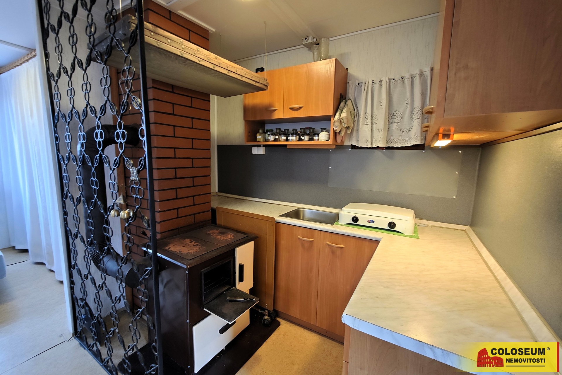 Kuchyňský kout – Borač – prodej chaty