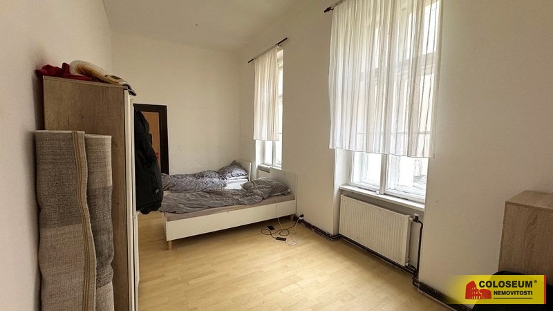 Pokoj - Brno - střed - pronájem bytu 3+1