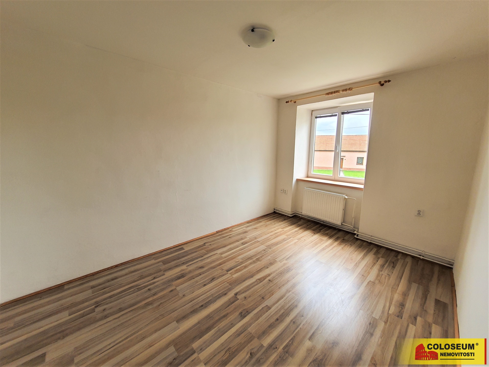 Pokoj – Studnice – pronájem bytu