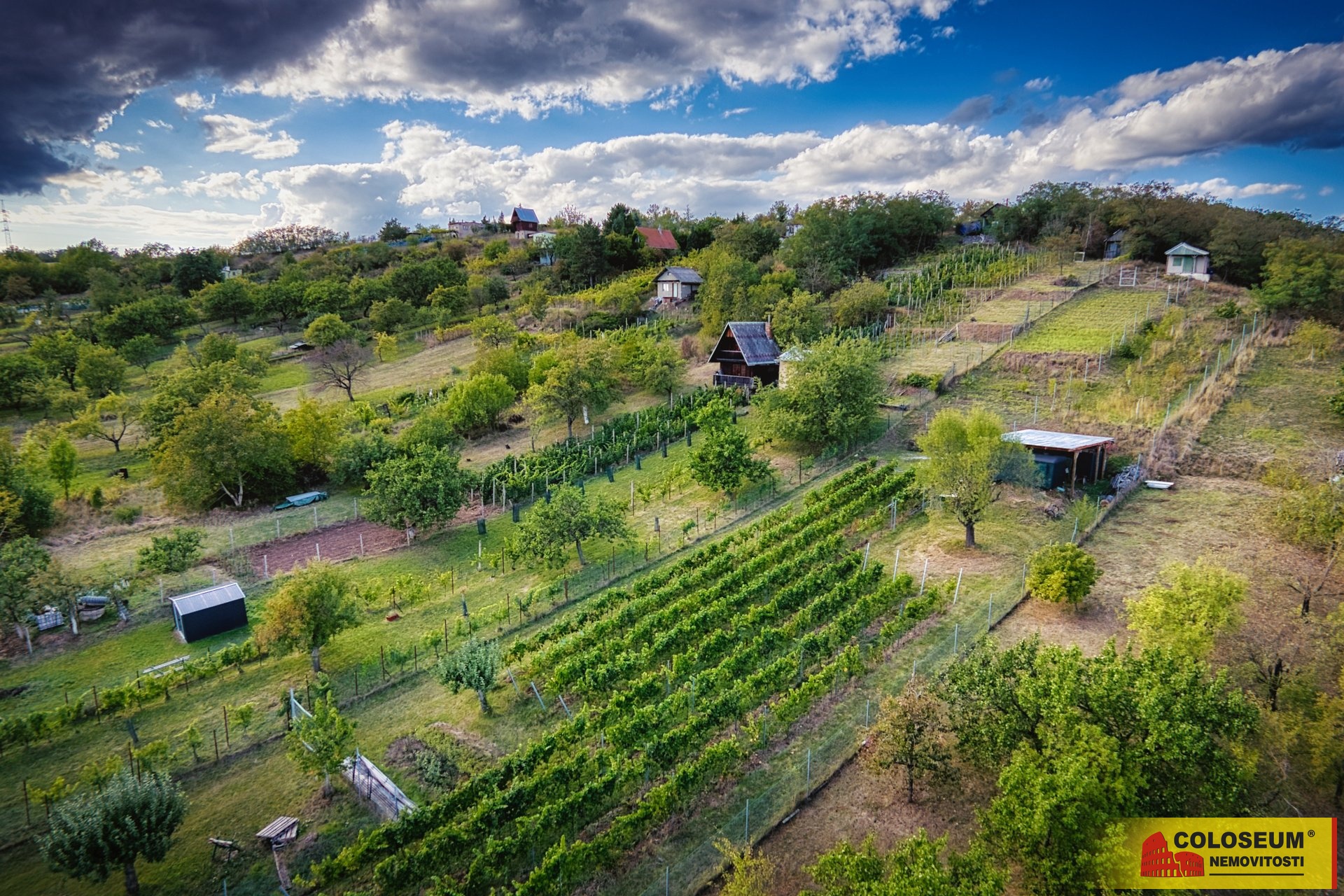 Pohled z dronu na pozemek - Sivice - prodej pozemku