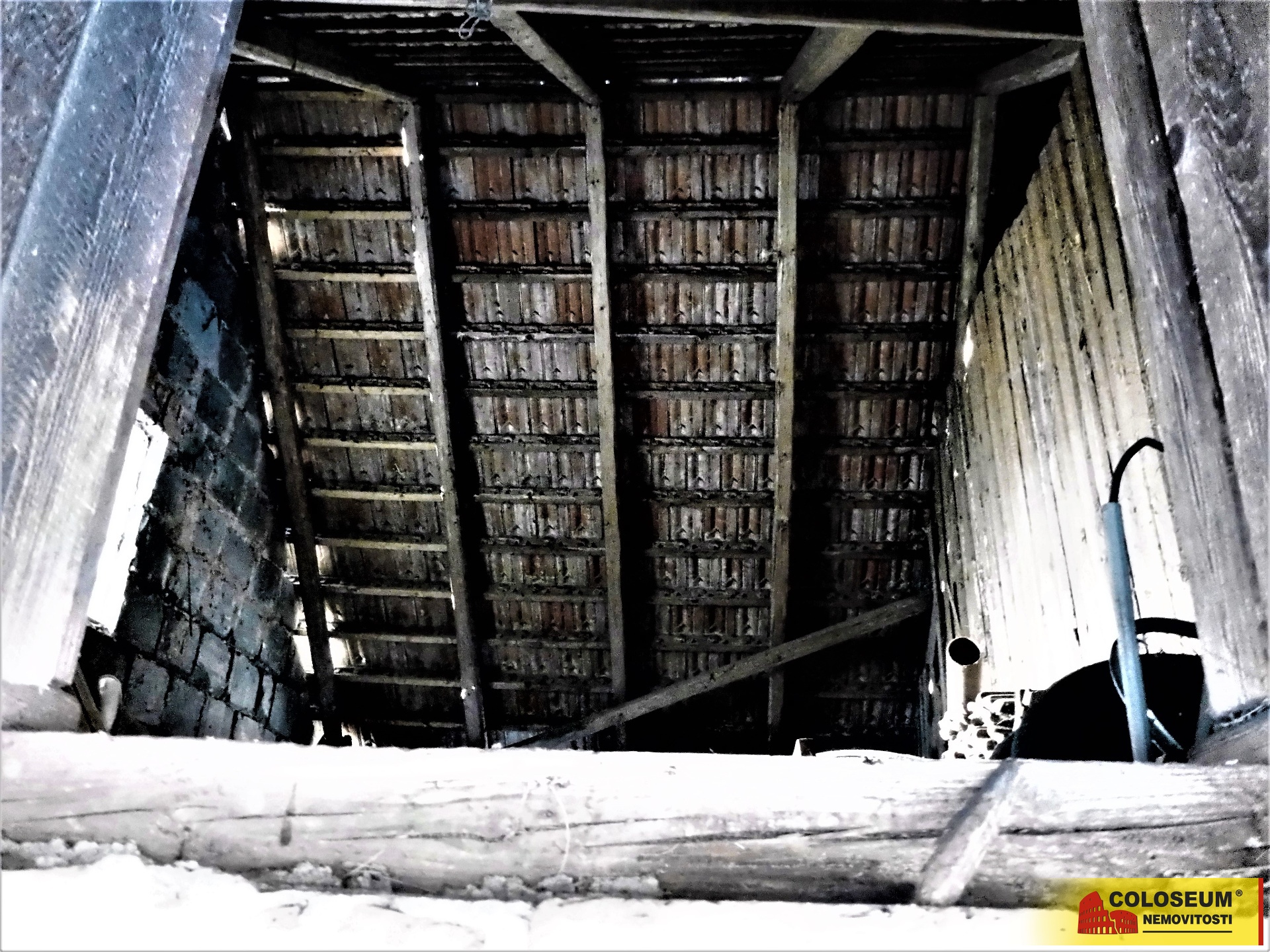 Půdní prostor – Knínice – Boskovice - prodej garáže