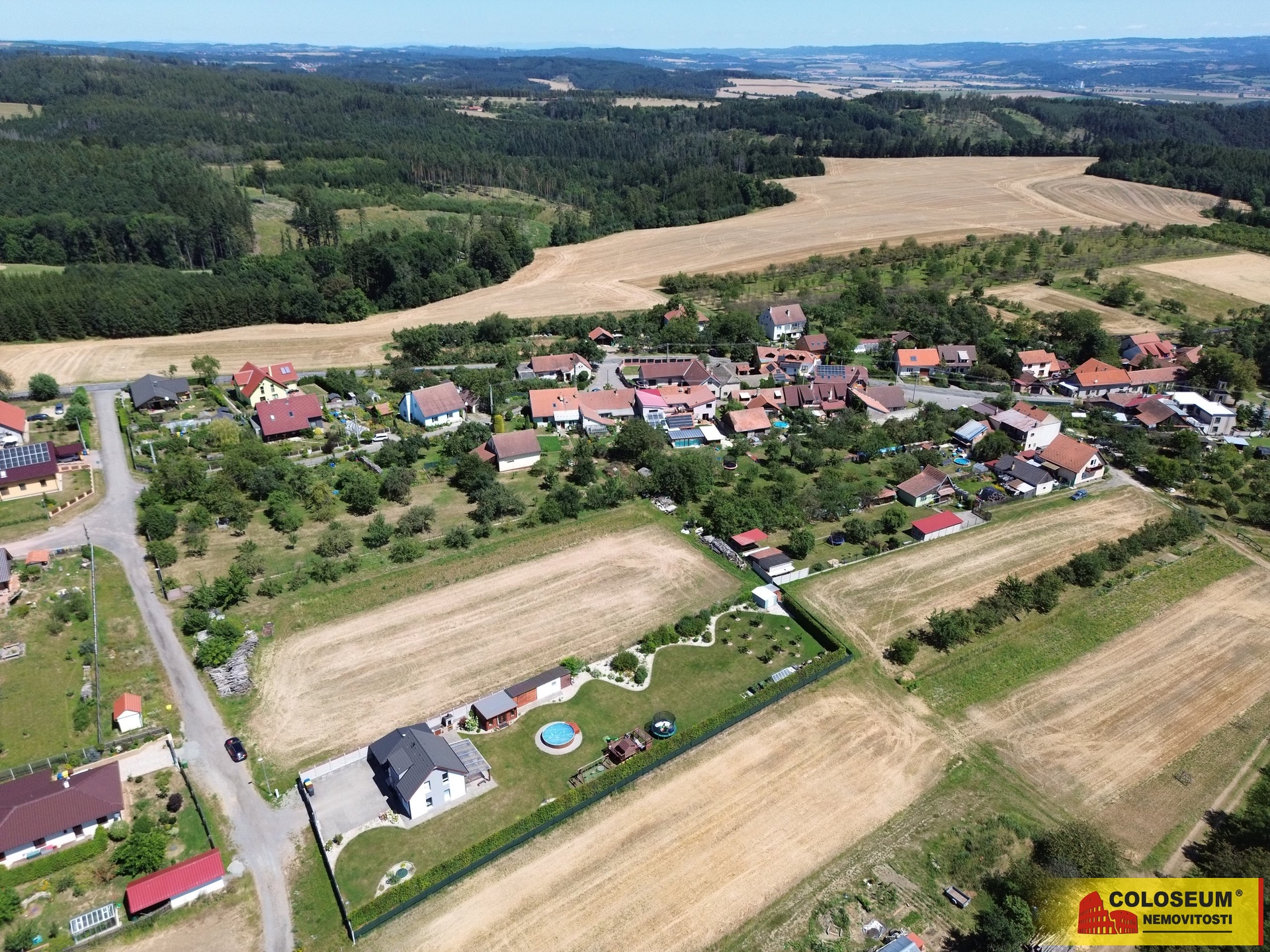 Pohled na část obce - Štěchov - prodej pozemku