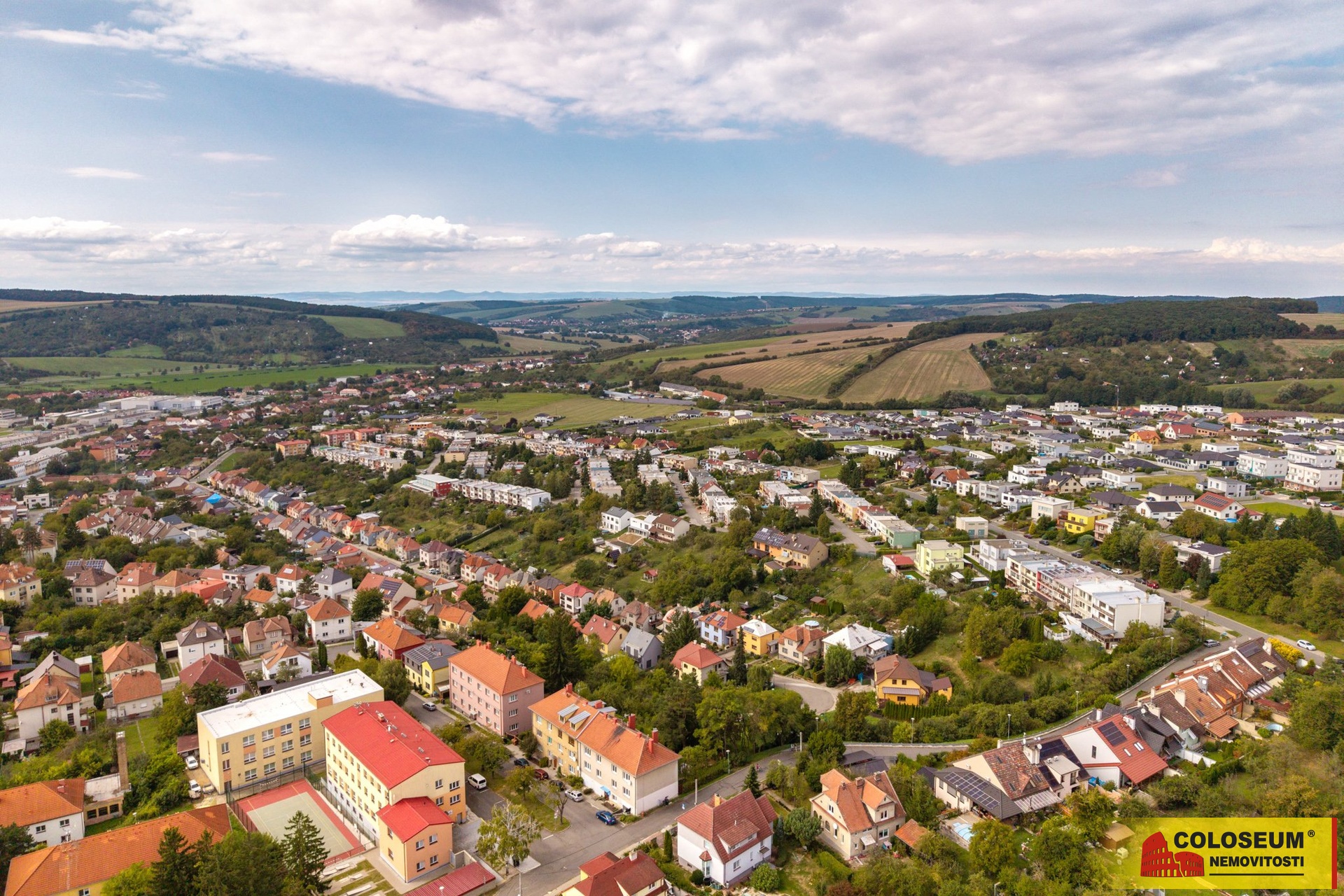 Pohled na okolí z dronu - Uherský Brod - prodej ro