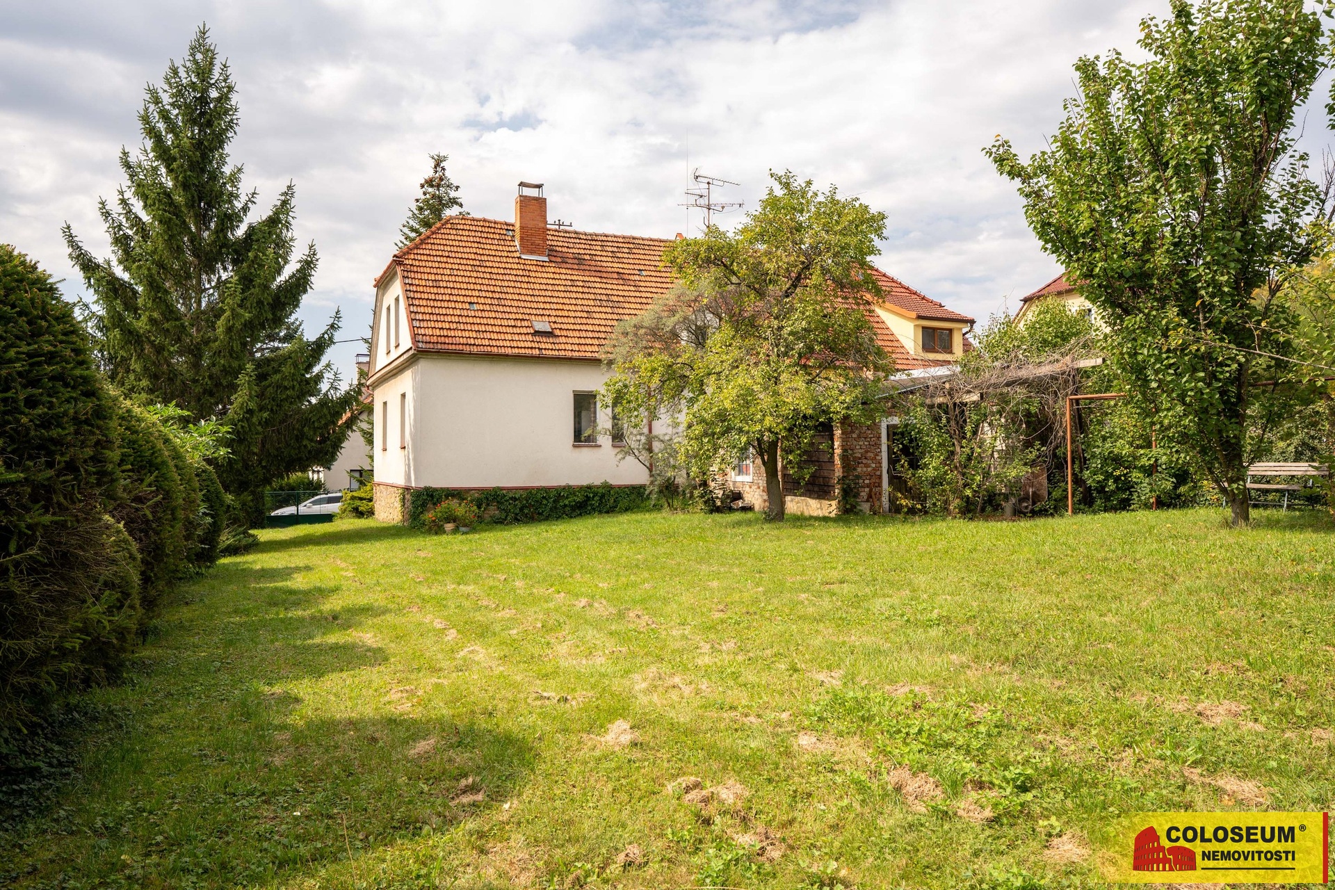 Pohled ze zahrady - Uherský Brod - prodej rodinnéh