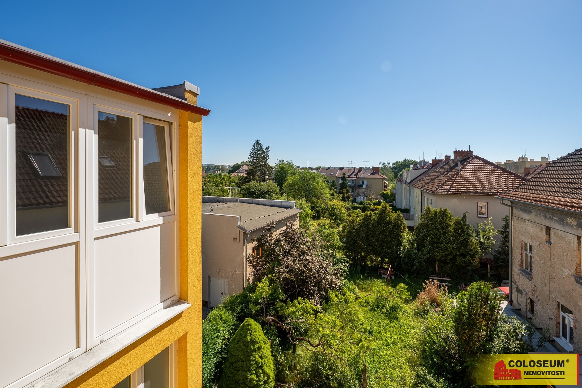 Pohled z okna - Brno - Komárov - prodej DB 3+kk