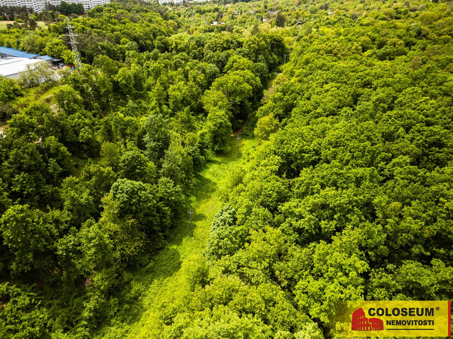 Pohled na okolí z dronu - Brno Lesná - prodej pozemku