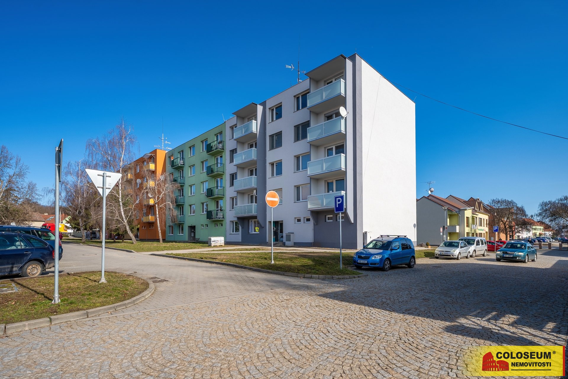 Pohled na dům z ulice Hrušovany nad Jevišovkou - p