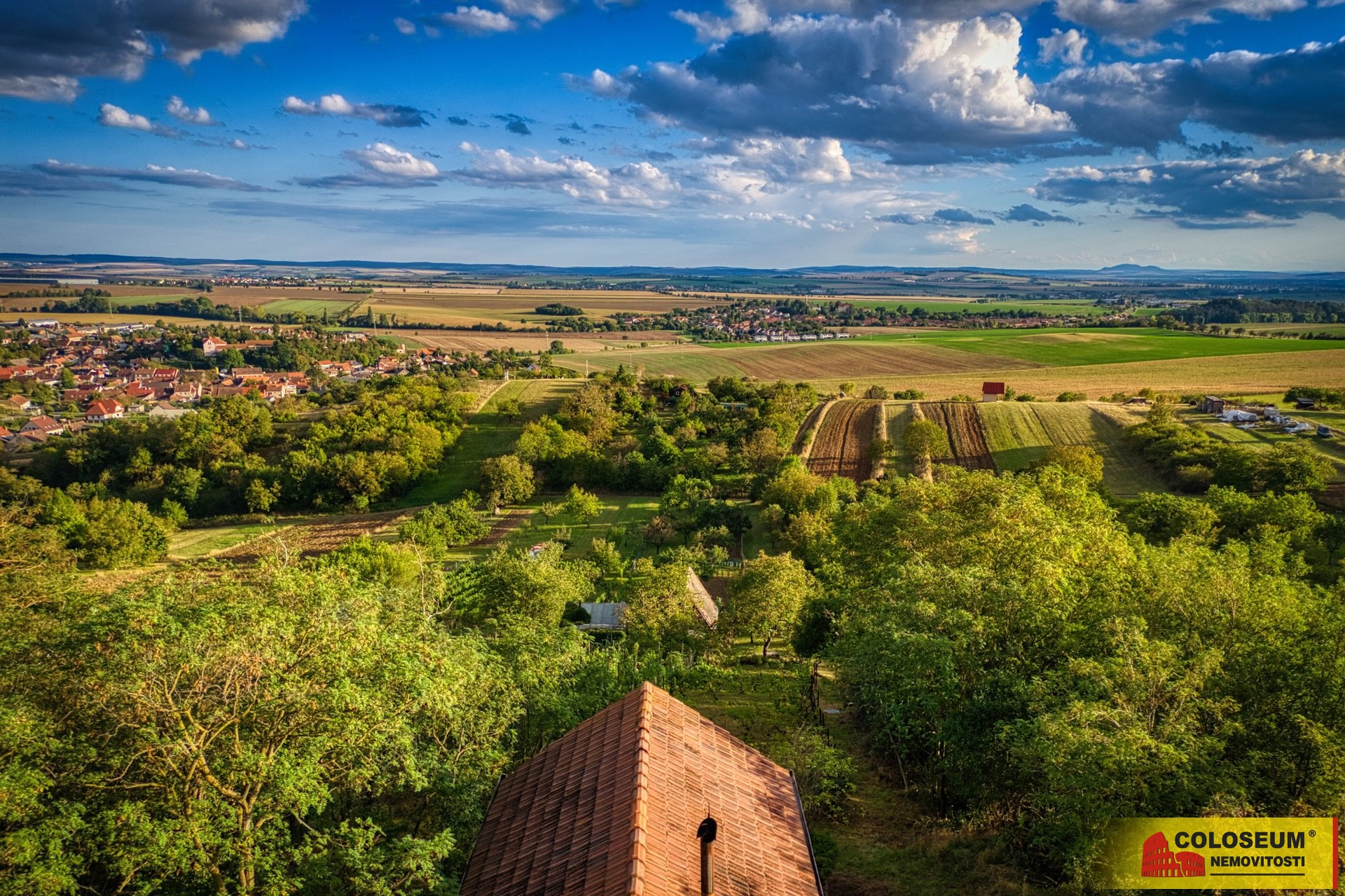 Pohled z dronu na pozemek - Sivice - prodej pozemku