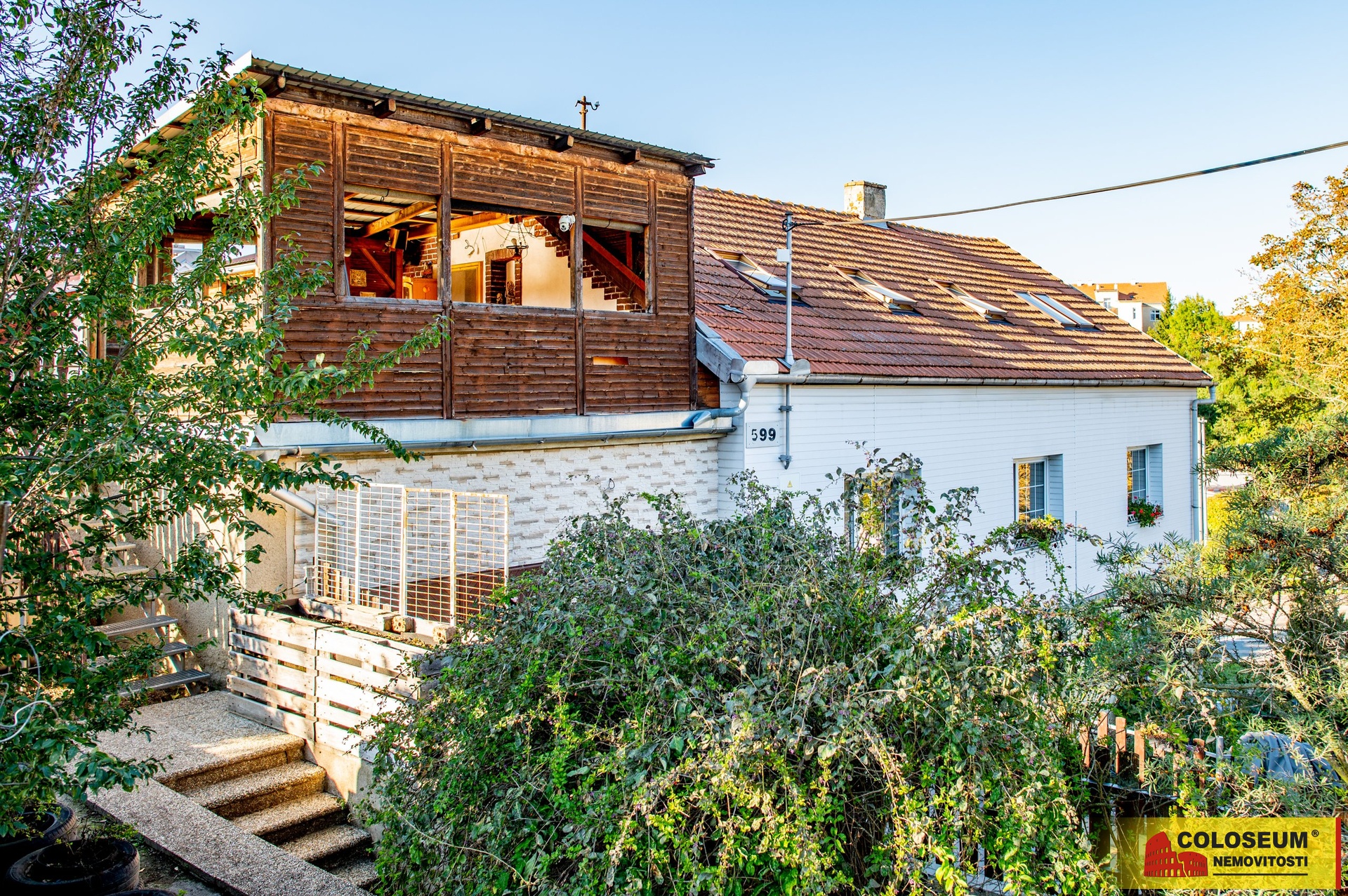 Pohled na dům - Moravský Krumlov - prodej podkrovního bytu 