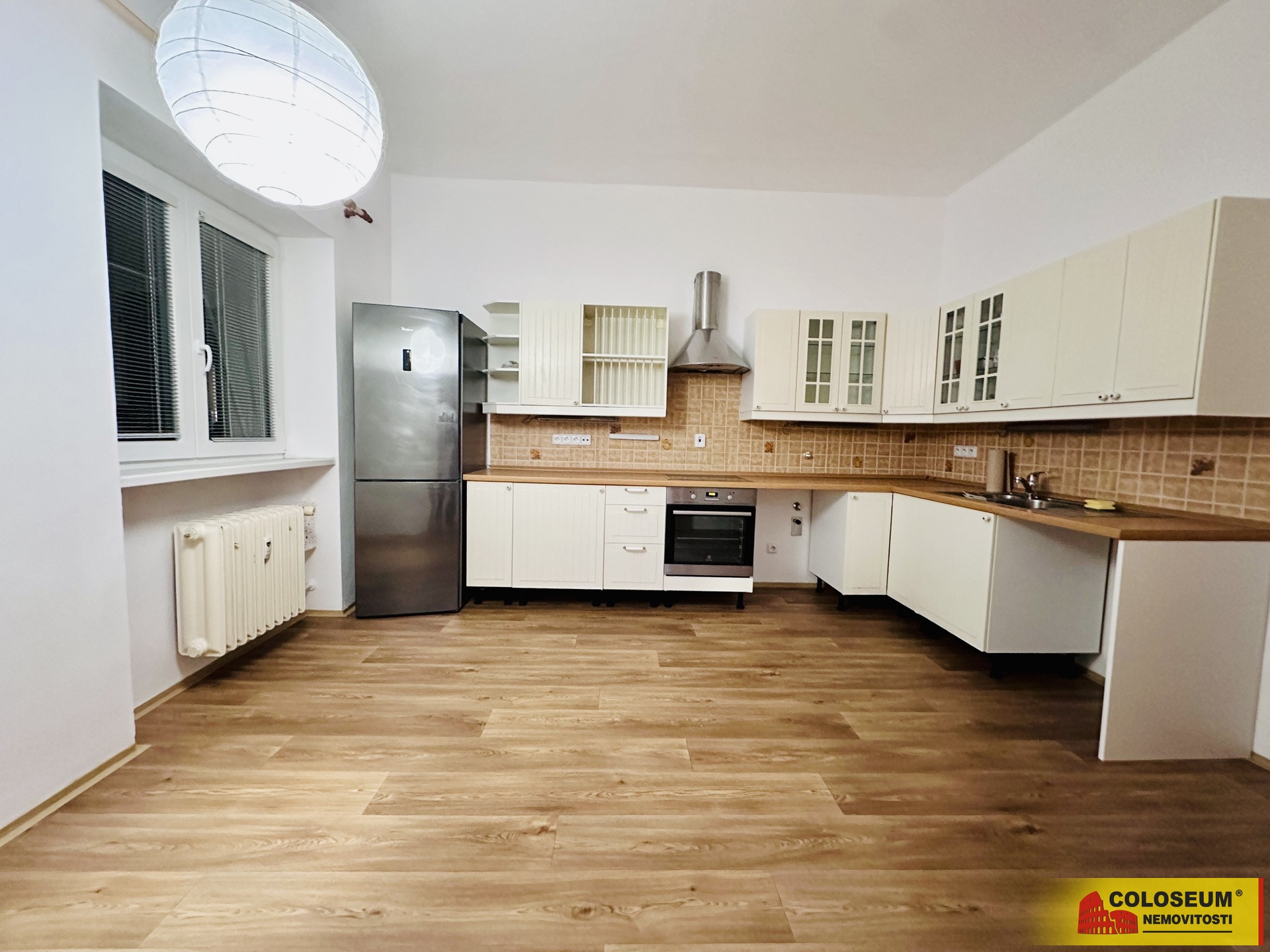 Moderní kuchyně připravena na vaření - Brno - Ponava - pronájem bytu 2+1