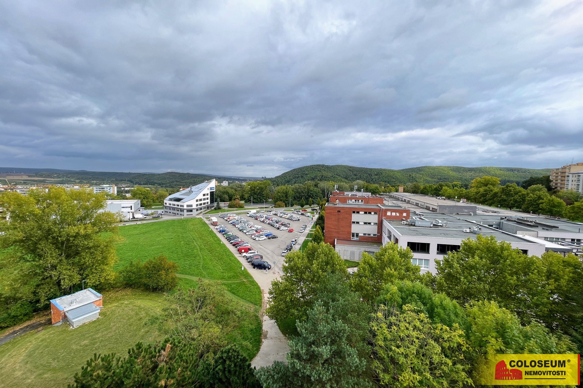 Výhled z lodžie - Brno Bystrc - prodej bytu