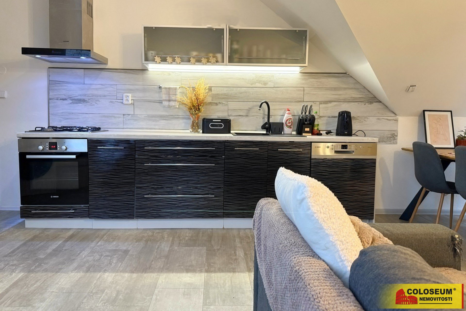 Kuchyňská linka - Rudoltice - prodej bytu 2+kk