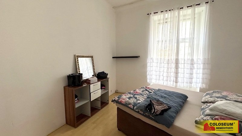 Pokoj - Brno - střed - pronájem bytu 3+1