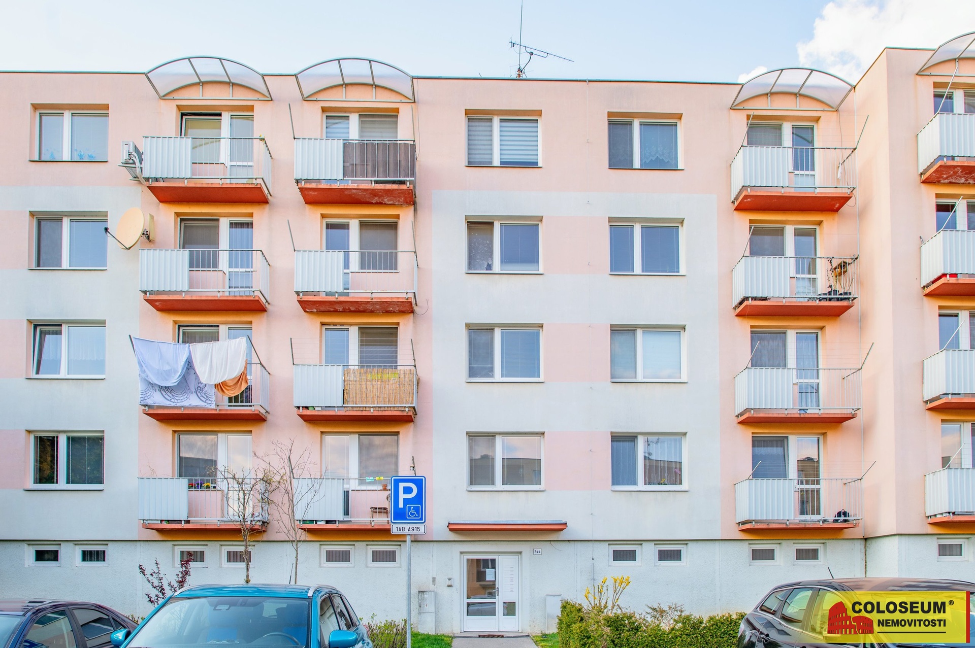 Pohled na dům z ulice - Moravský Krumlov - prodej 