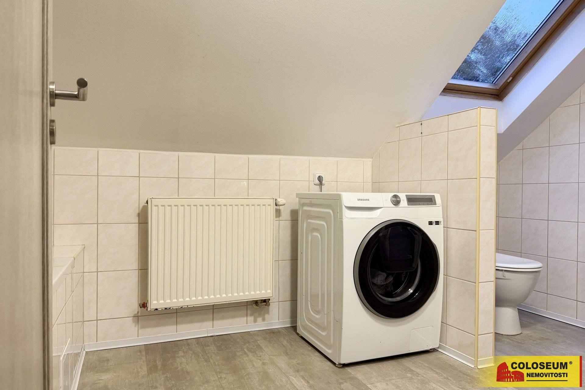 Prostorná koupelna + WC - Rudoltice - prodej bytu 