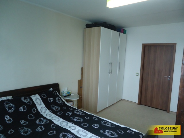 Pohled z postele na skříň - Brno - Líšeň - pronáje