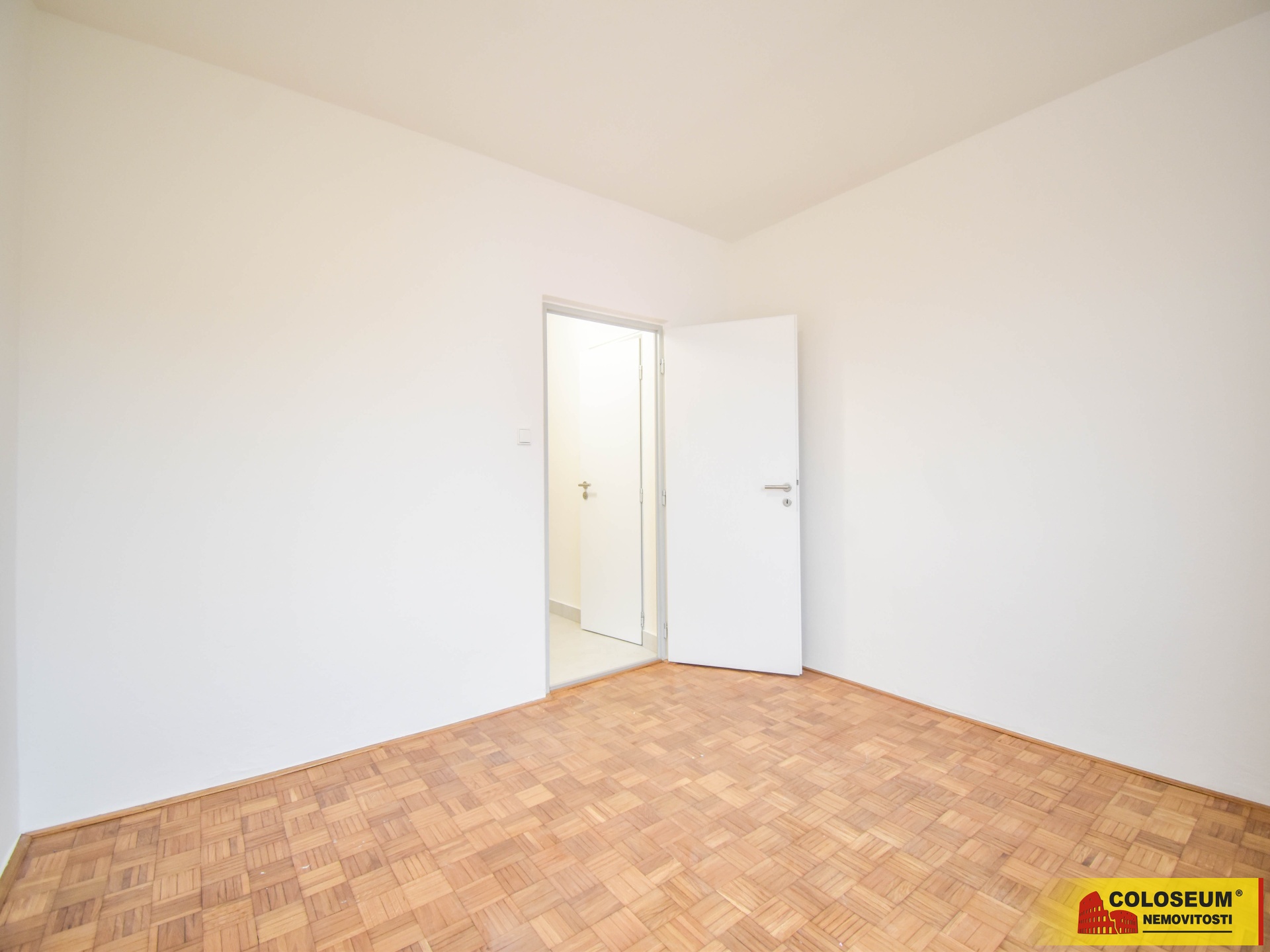 Pokoj - Uherský Brod - pronájem bytu 3+1