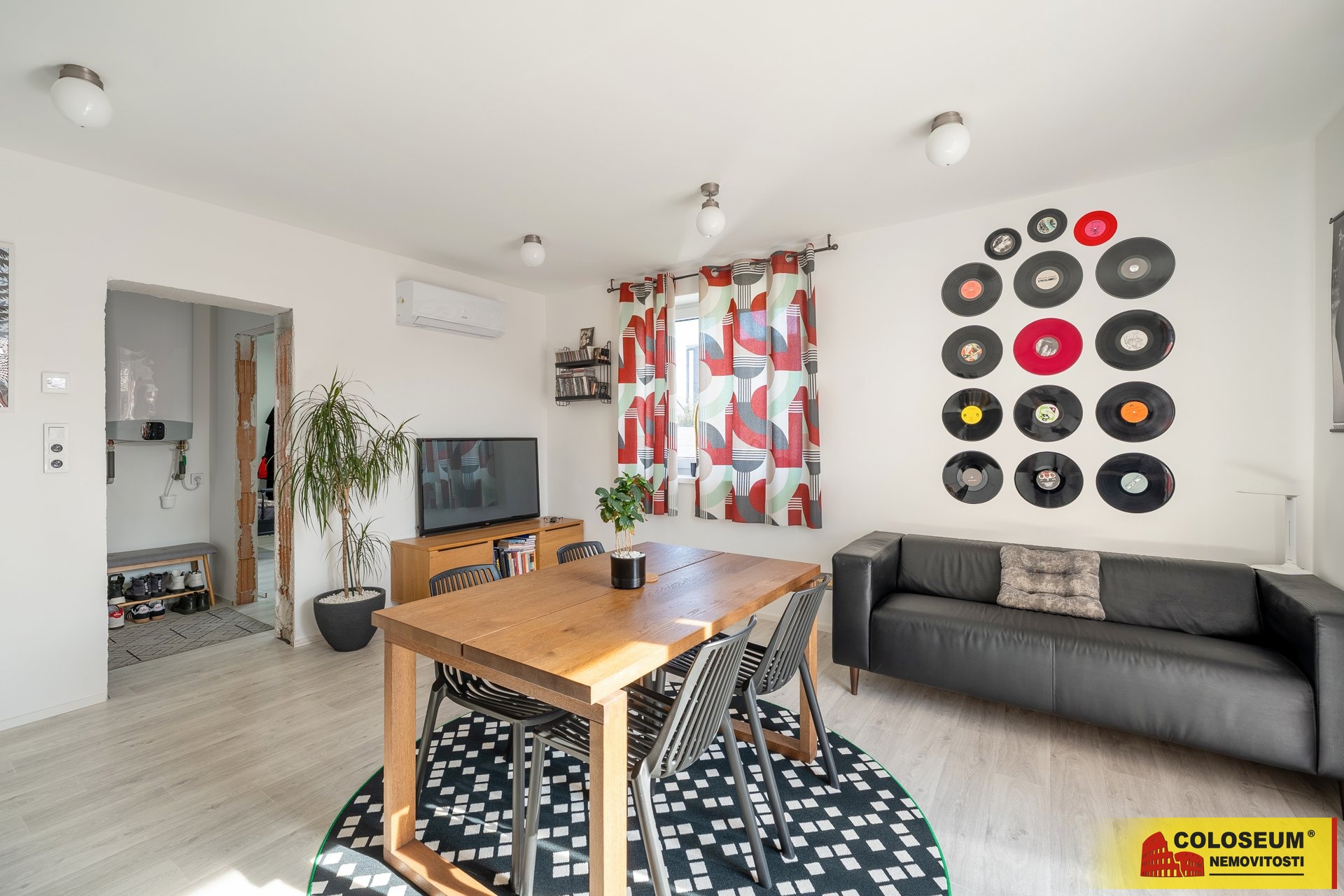 Obývací část - Hrádek u Znojma - prodej bytu 2+kk