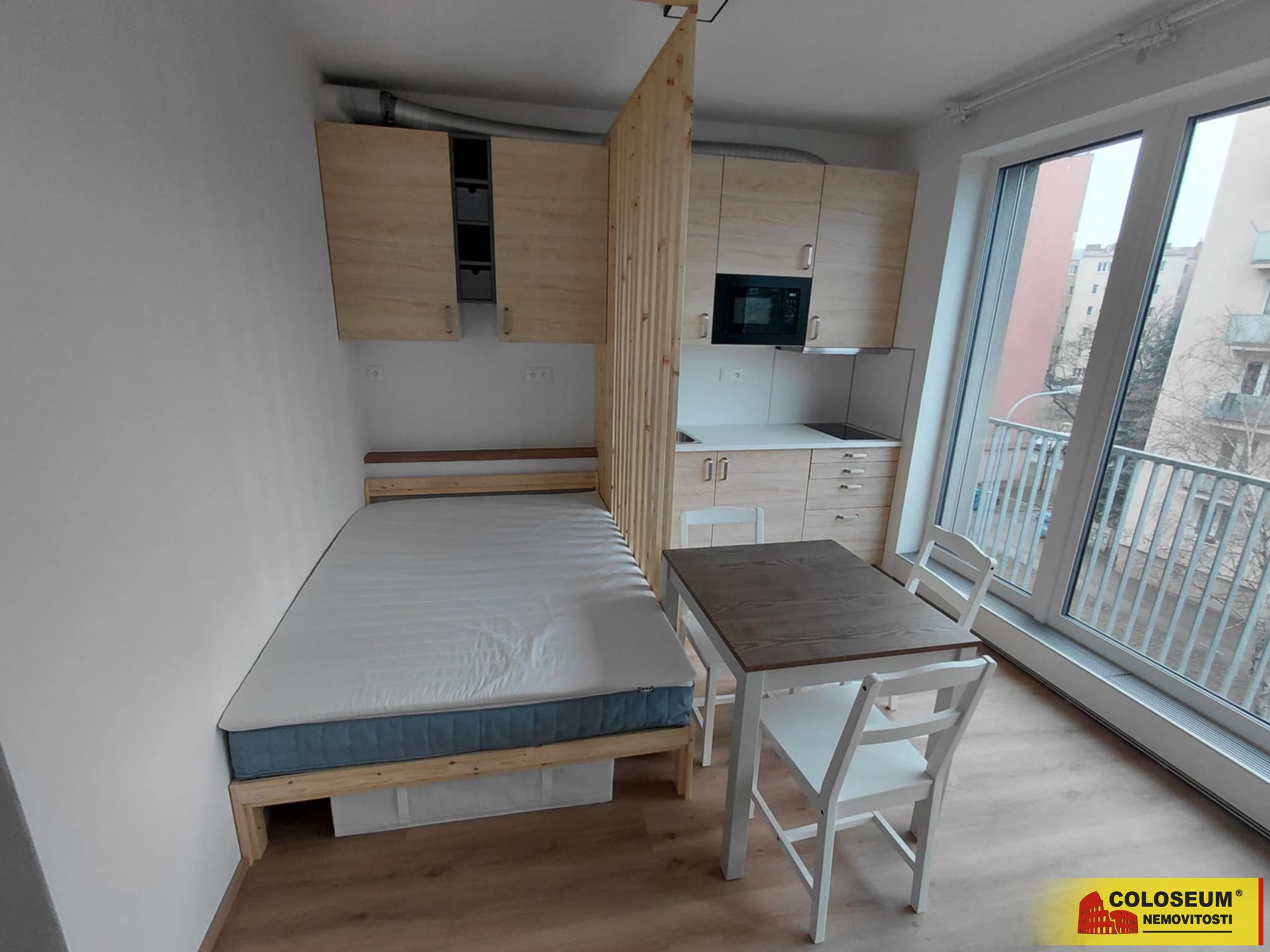 Spací část s kuchyňským koutem - Brno - střed - pronájem bytu 1+kk