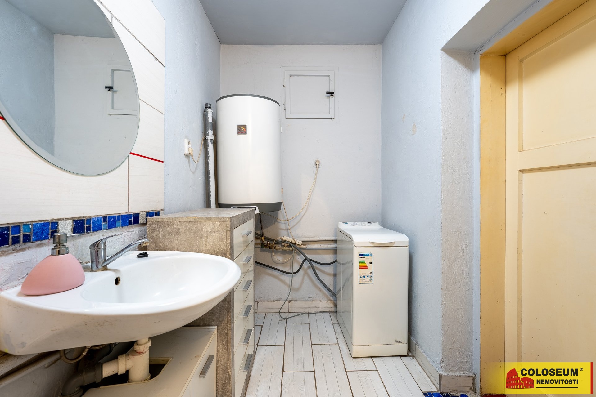 Najde se zde místo i pro vanu -  Zastávka u Brna -