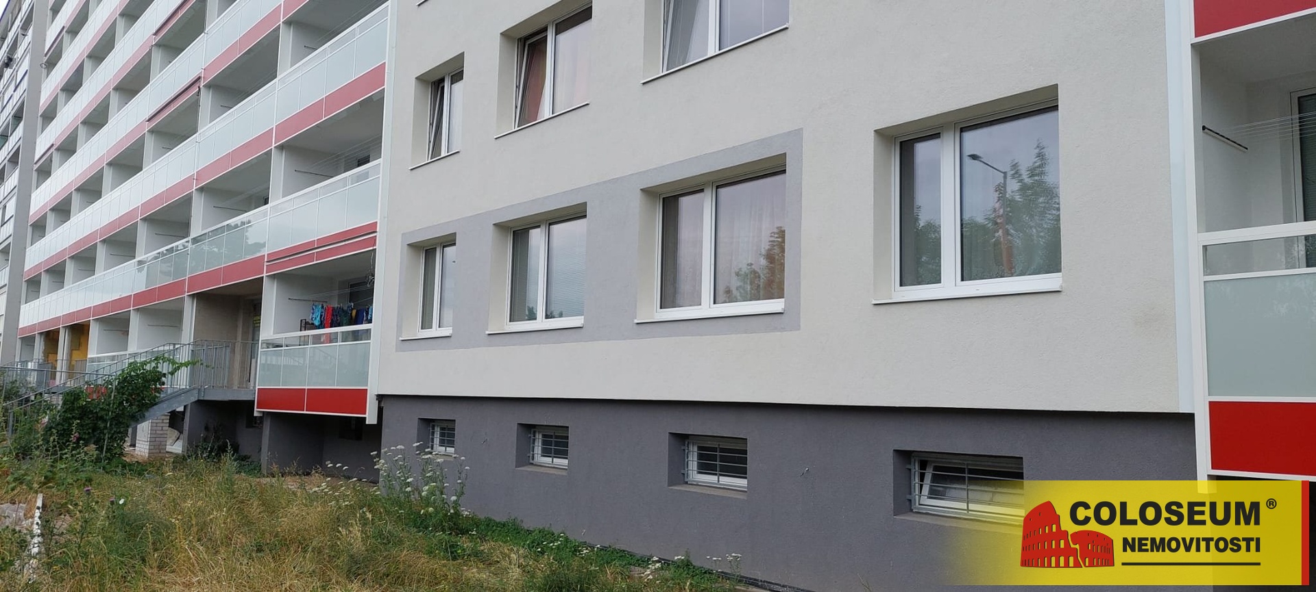Pohled na bytový dům – Praha – Stodůlky – prodej bytu
