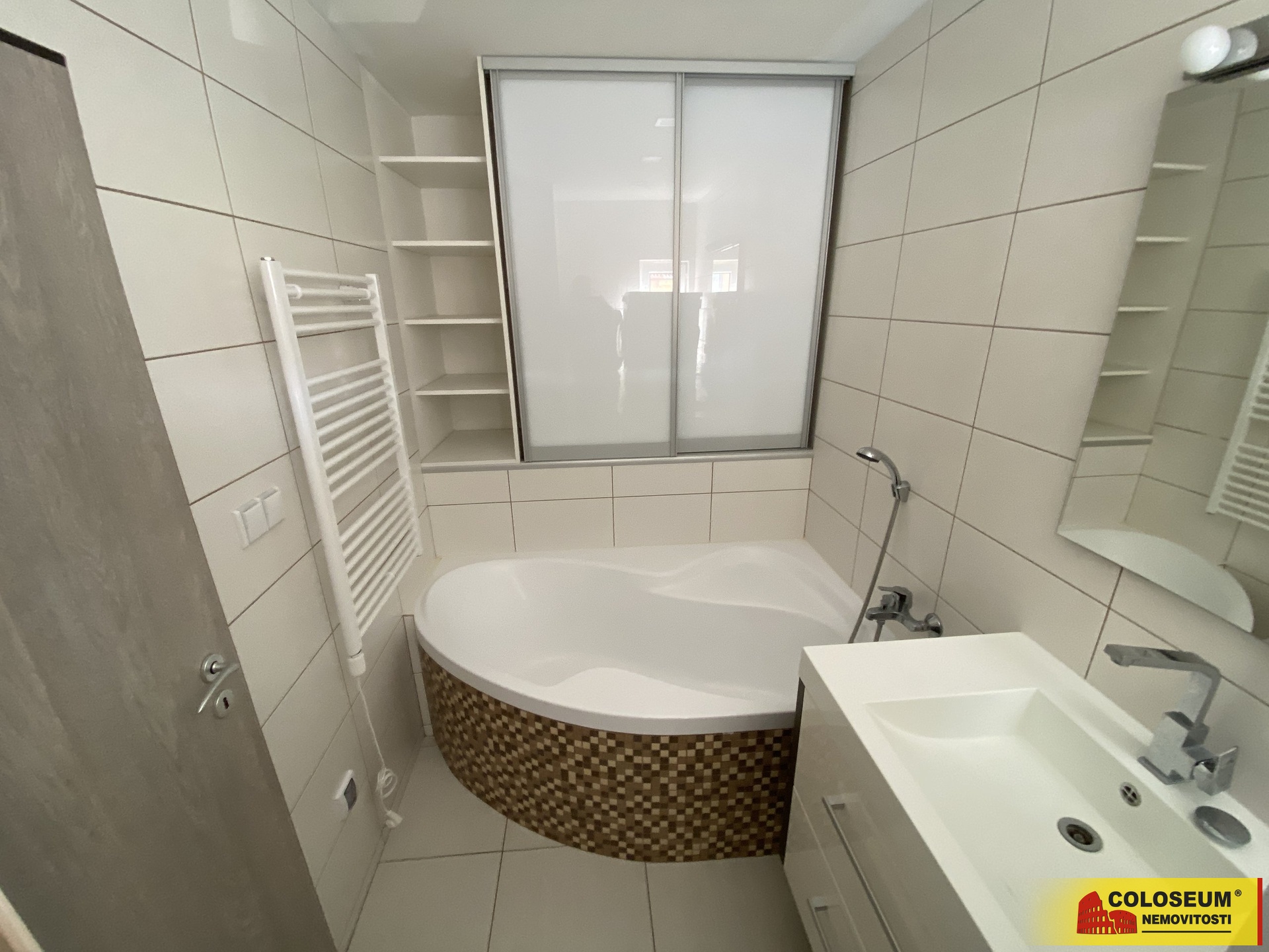 Koupelna - Hodonín - pronájem bytu 3+kk