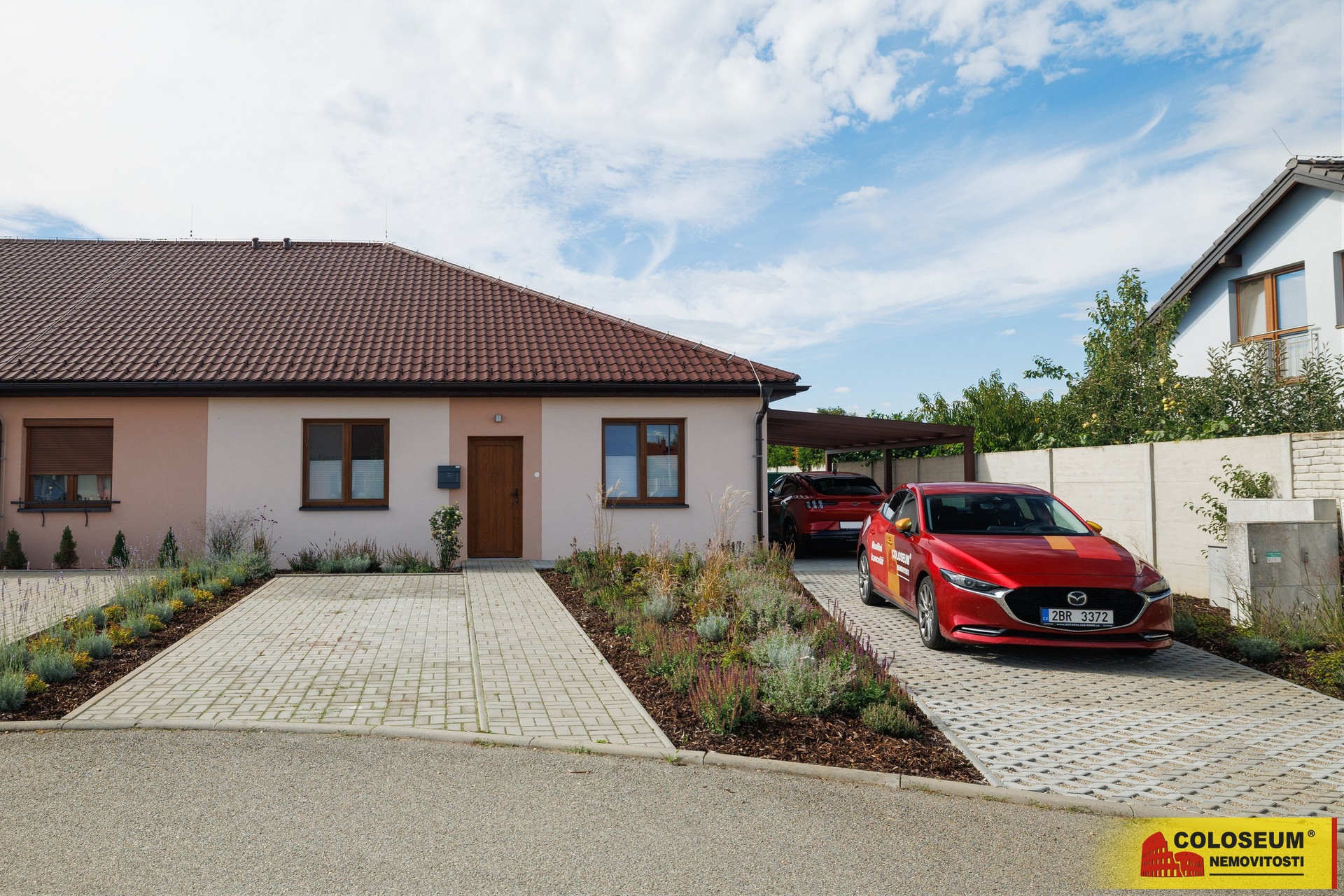 Pohled na dům z ulice - Šanov u Znojma - prodej vi