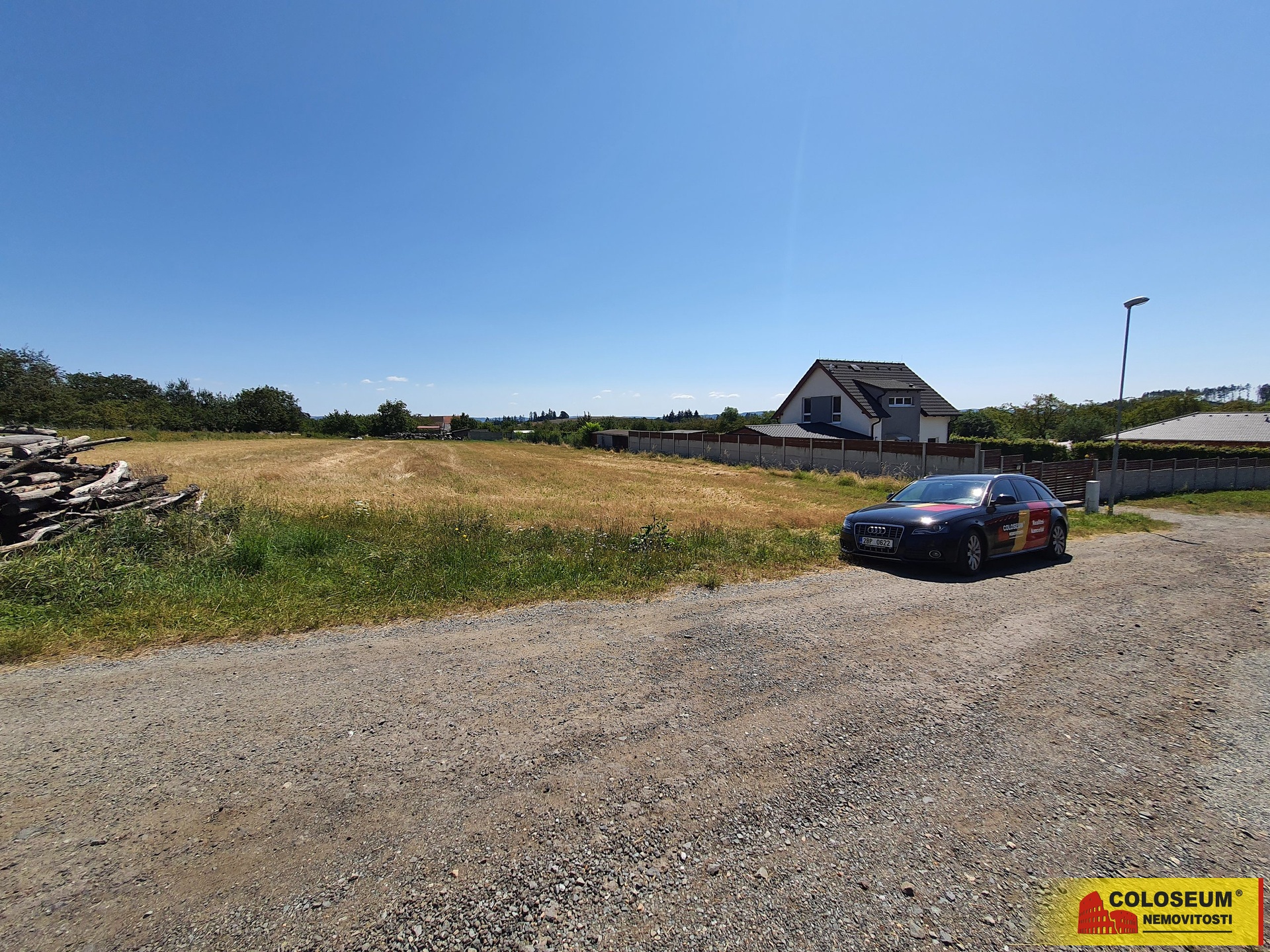 Pozemky - příjezd - Štěchov - prodej pozemku