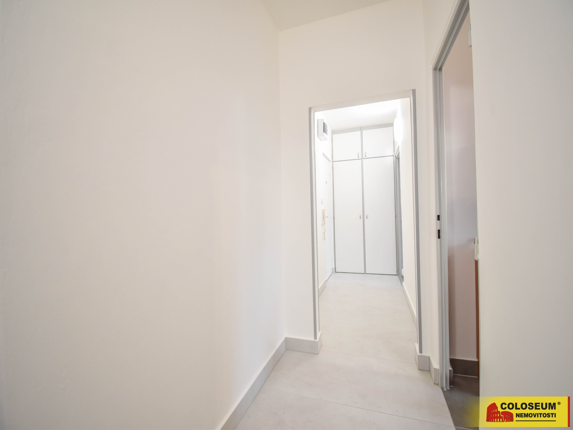 Chodba - Uherský Brod - pronájem bytu 3+1