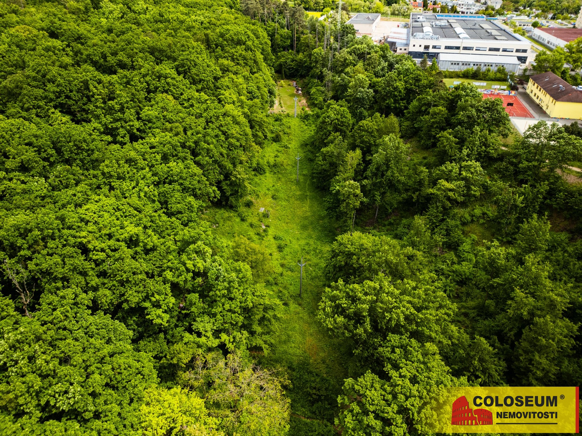 Pohled na okolí z dronu - Brno Lesná - prodej pozemku