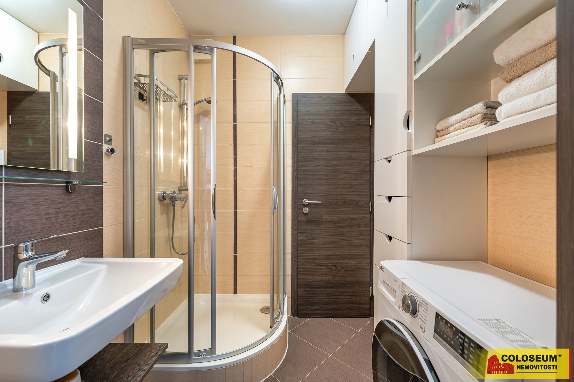 Koupelna - Hustopeče - prodej bytu 2+kk s terasou 