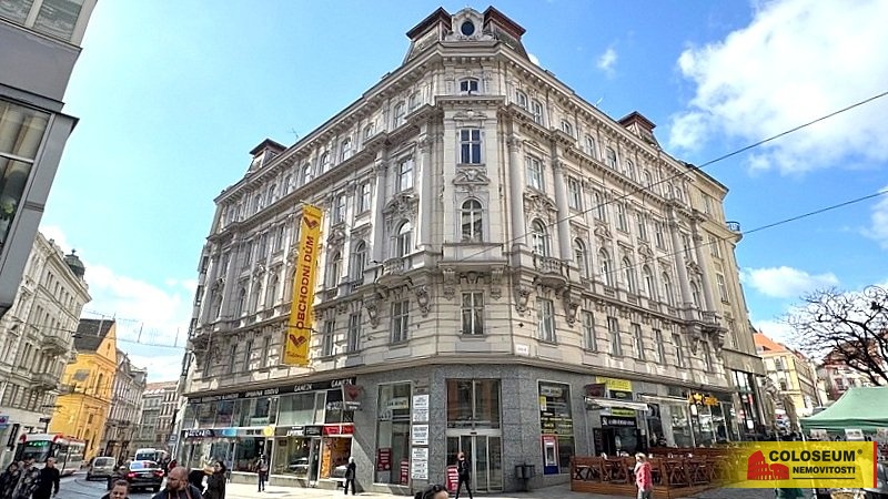 Pohled na dům – Brno – město – pronájem obchodního prostoru