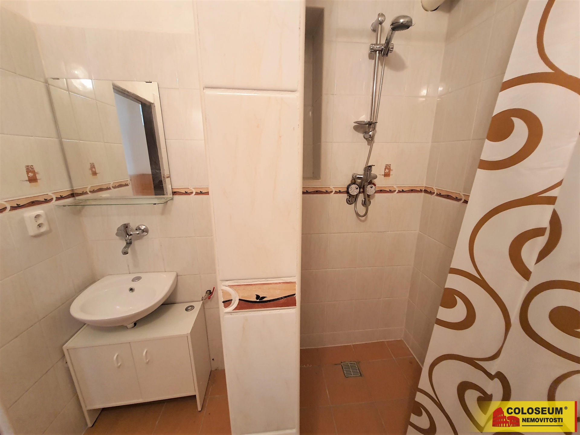 Koupelna – Studnice – pronájem bytu