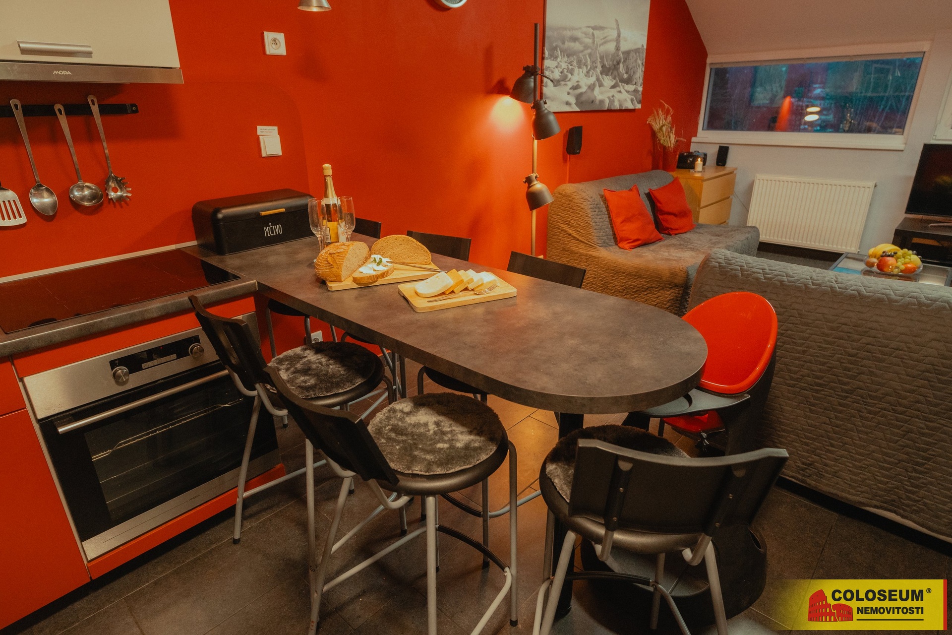 Jídelní stůl - Jeseník - prodej bytu 2+1