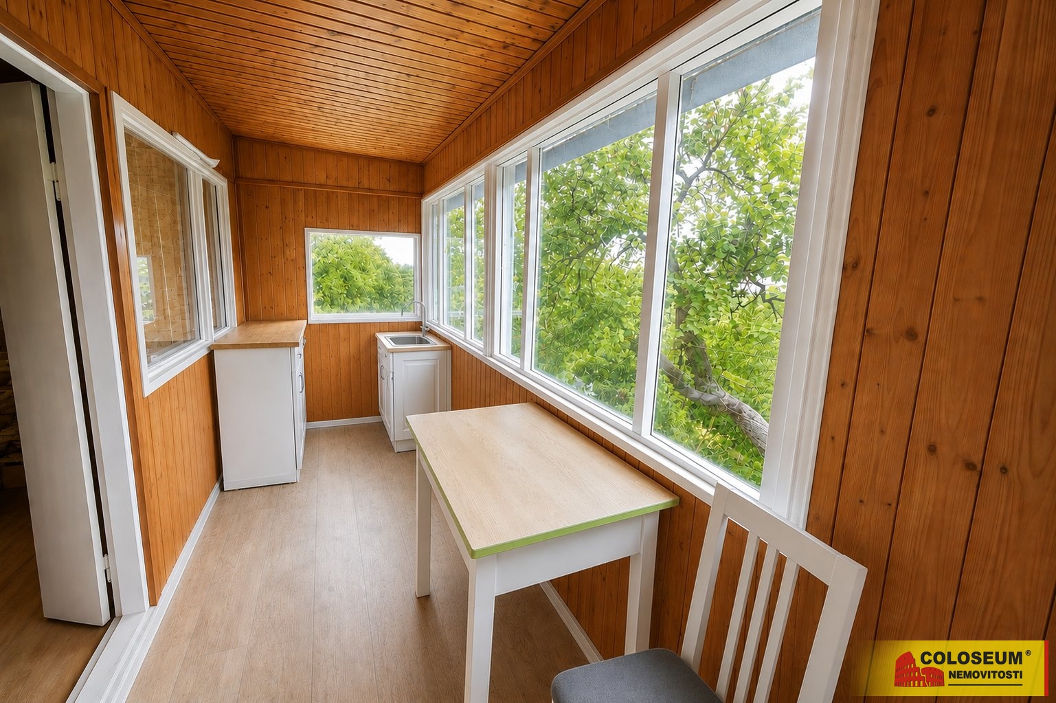 Veranda s kuchyňskou linkou – Brno – Nový Lískovec – prodej chaty