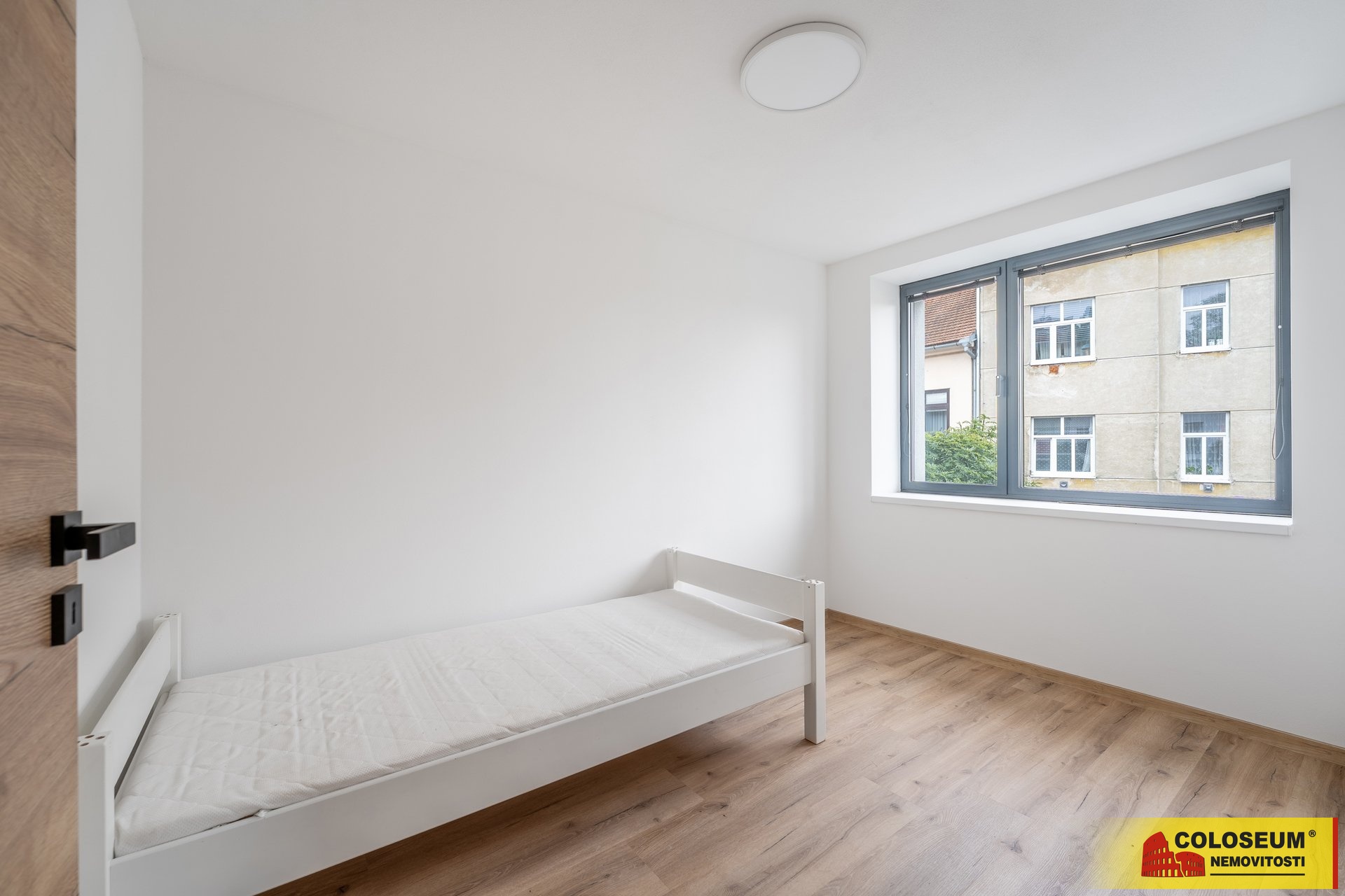 Pokoj- Brno Husovice - pronájem bytu