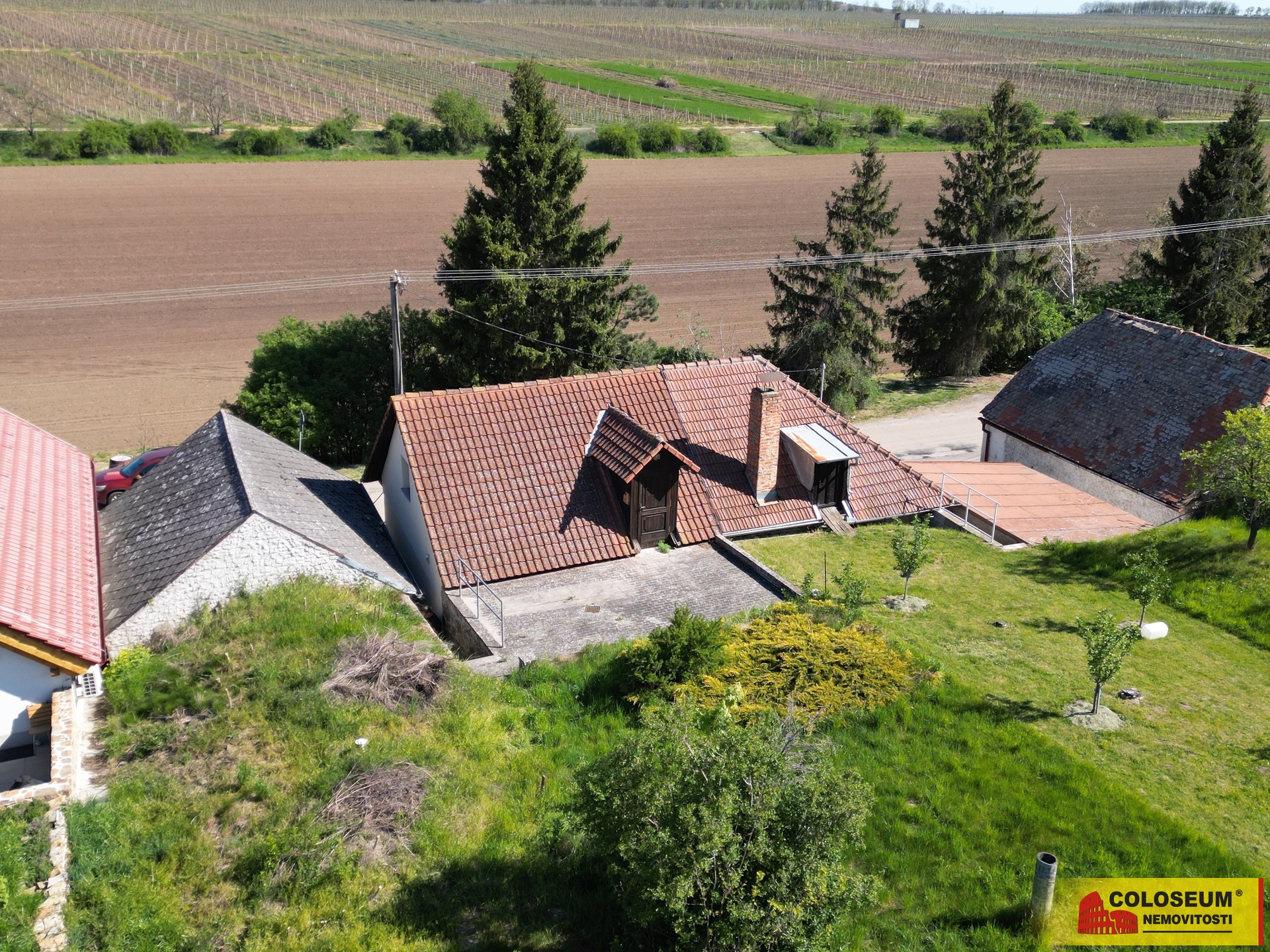 Pohled na dům – Vrbovec – prodej vinného sklepa