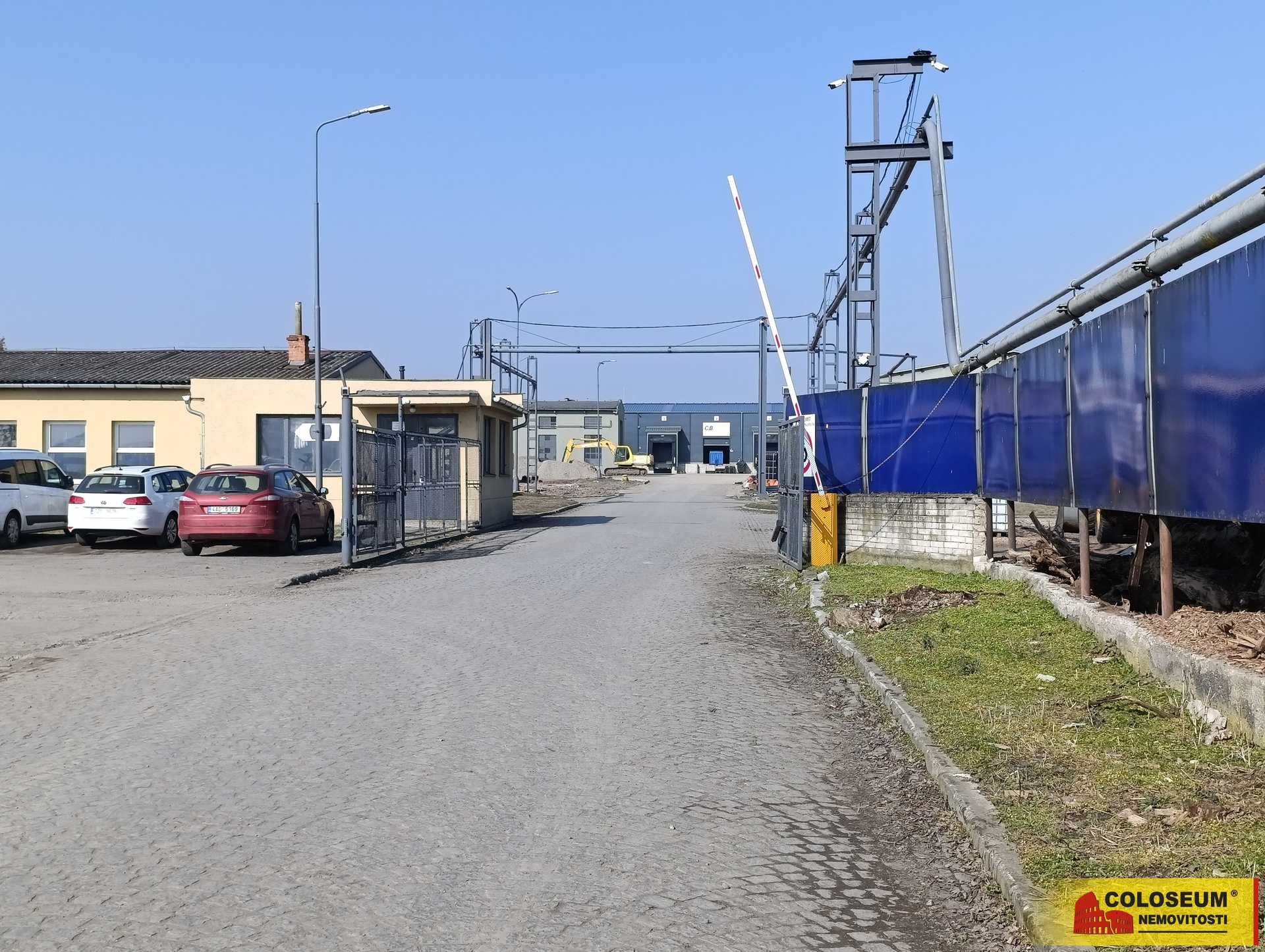 Vjezd do areálu – Kojetín – pronájem komerce 