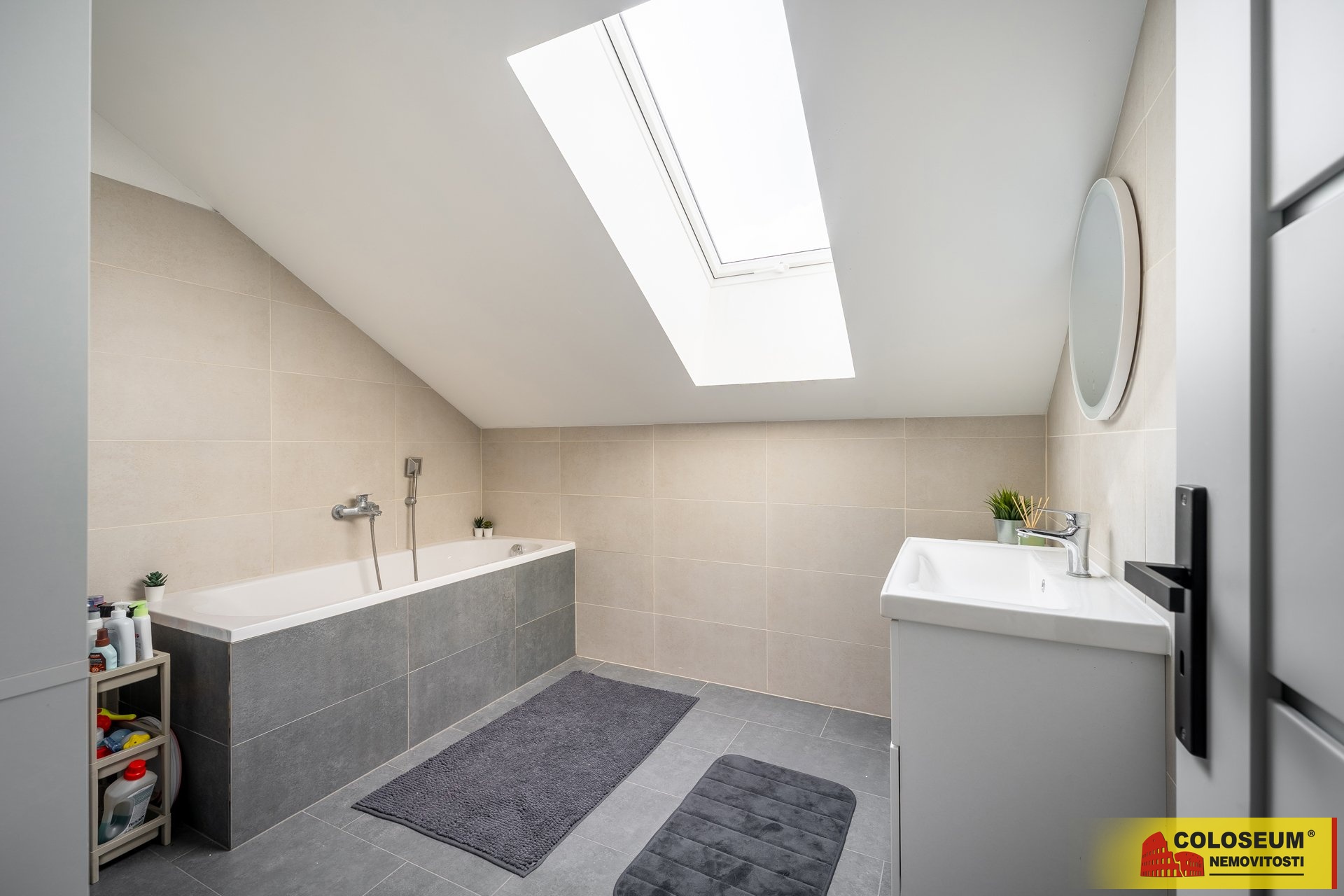 Koupelna - Hrádek u Znojma - prodej bytu 3+kk