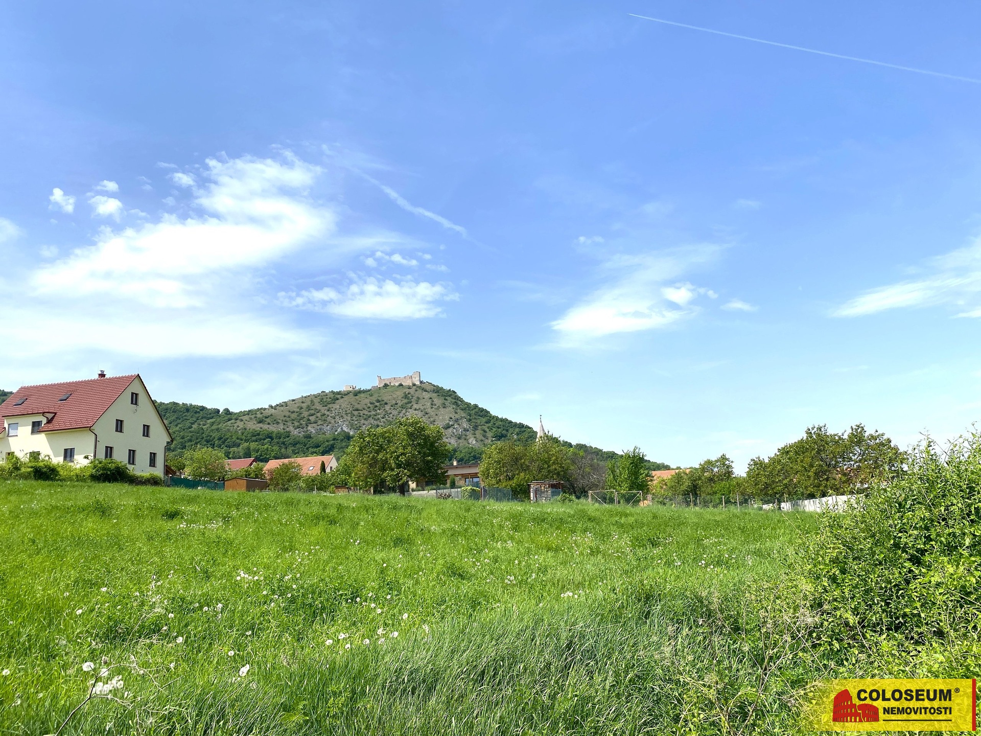 Pohled na pozemek z cesty - Pavlov - prodej pozemk