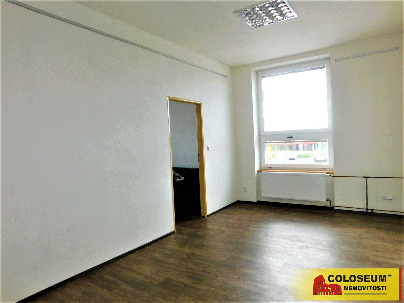 Kancelář – Znojmo – Oblekovice – pronájem komerce