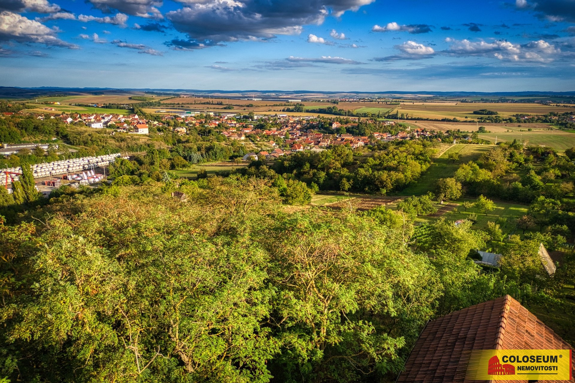 Pohled z dronu na pozemek - Sivice - prodej pozemku