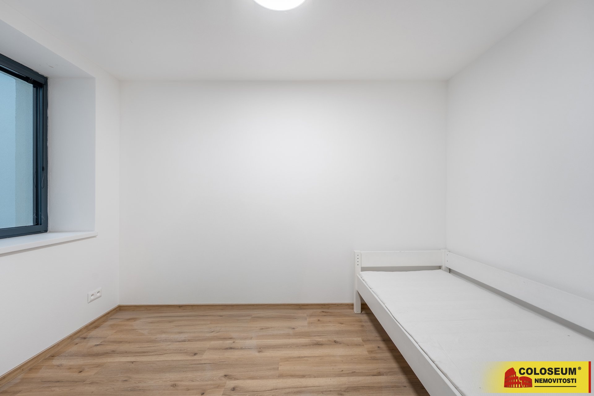 Pokoj- Brno Husovice - pronájem bytu